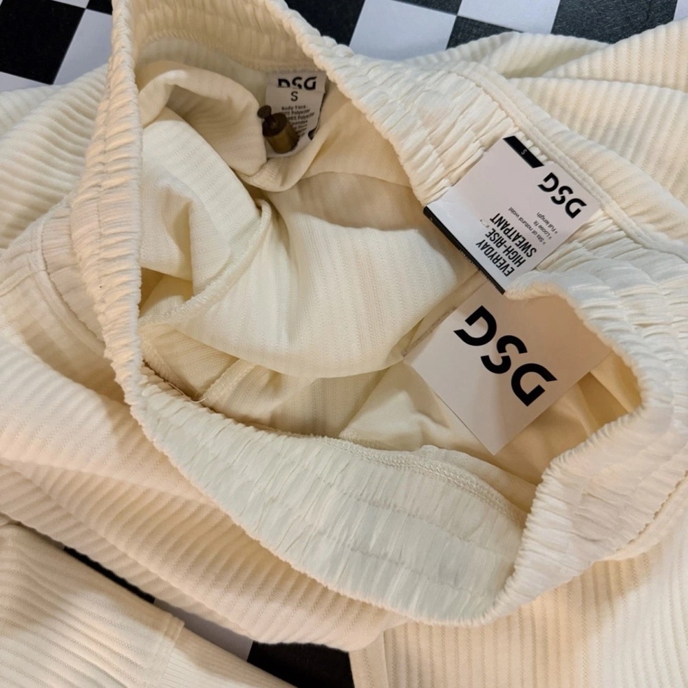 DSG Women's Everyday High Rise Ottoman Jogger Sweatpants Light Cream SMALL NWT - Picture 2 of 9